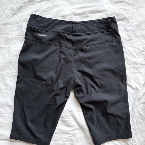 Columbia Women’s Athletic Short - Size 6 - Picture 2 of 8